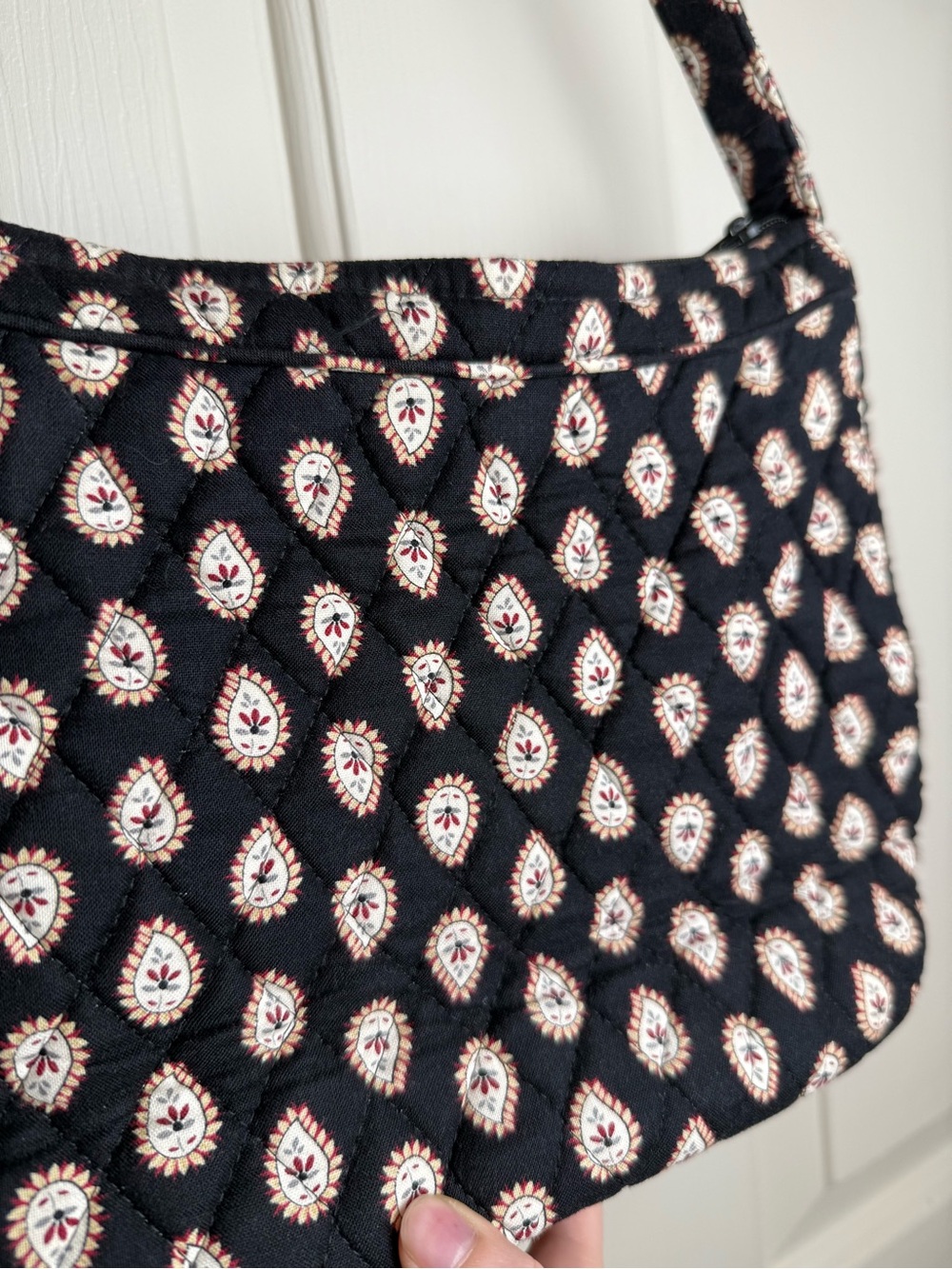 Vera Bradley Classic Black Hobo Purse NWOT Shoulder Bag 11x8x4.5 - Picture 8 of 9